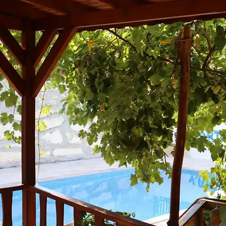 Вилла Kartapis Huzurlu Ve Oezel Havuzlu Каш