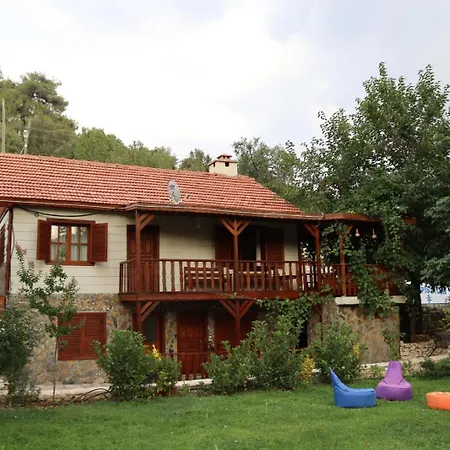 Kartapis Huzurlu Ve Oezel Havuzlu Вилла